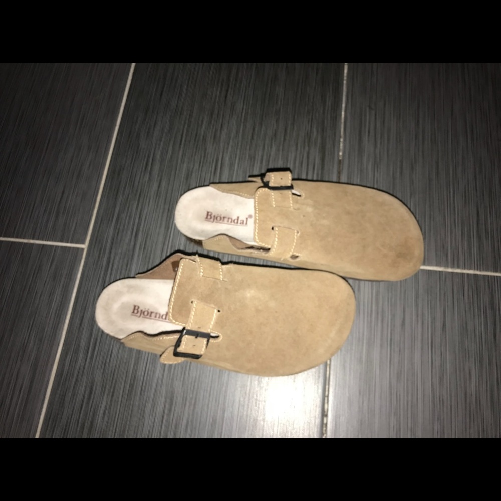 Sandals - Picture 2 of 2